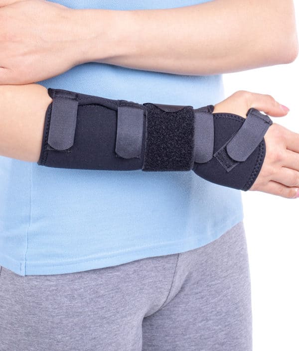 Fixed wrist hand brace 211